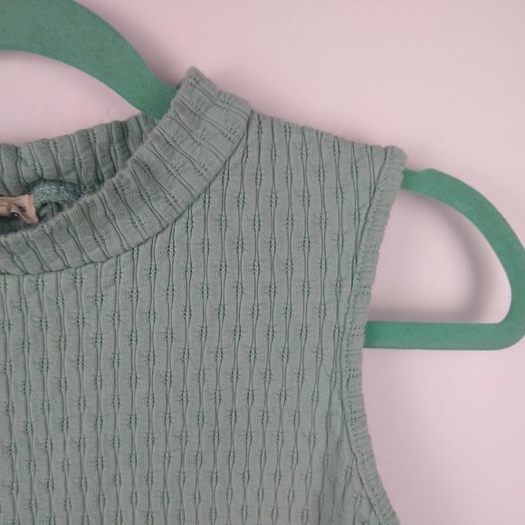 Heart & Hips Blue Pointelle Crop Top Tank sz L - Picture 3 of 5